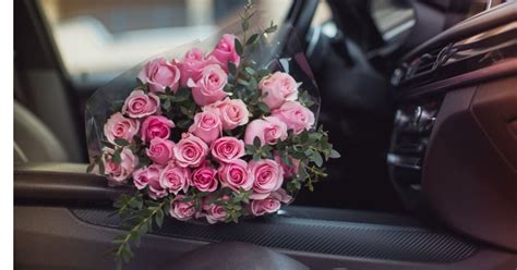 How Long Can You Leave Flowers in a Car: A Journey Through Time, Temperature, and Petals