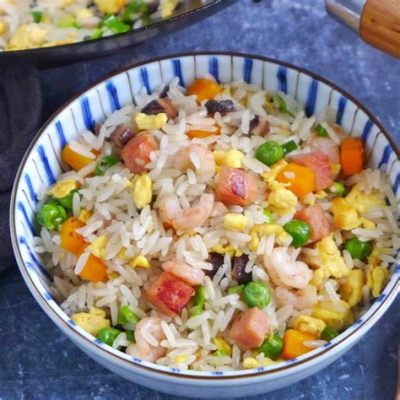  Yangzhou Fried Rice: Um Prato Clássico de China que Conquistará seu Paladar com Sabores Intensos e Texturas Irresistíveis!